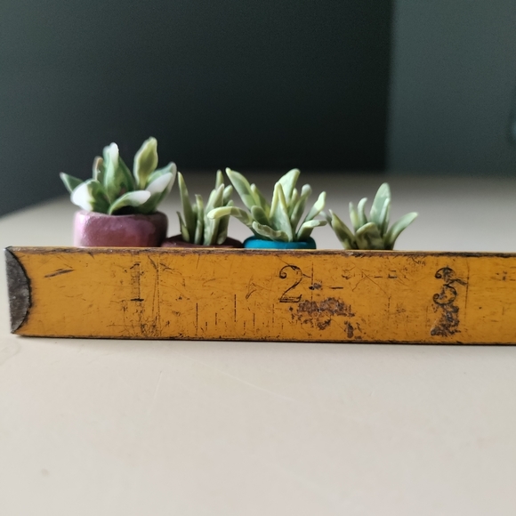 4 Clay mini potted planters - Picture 3 of 7